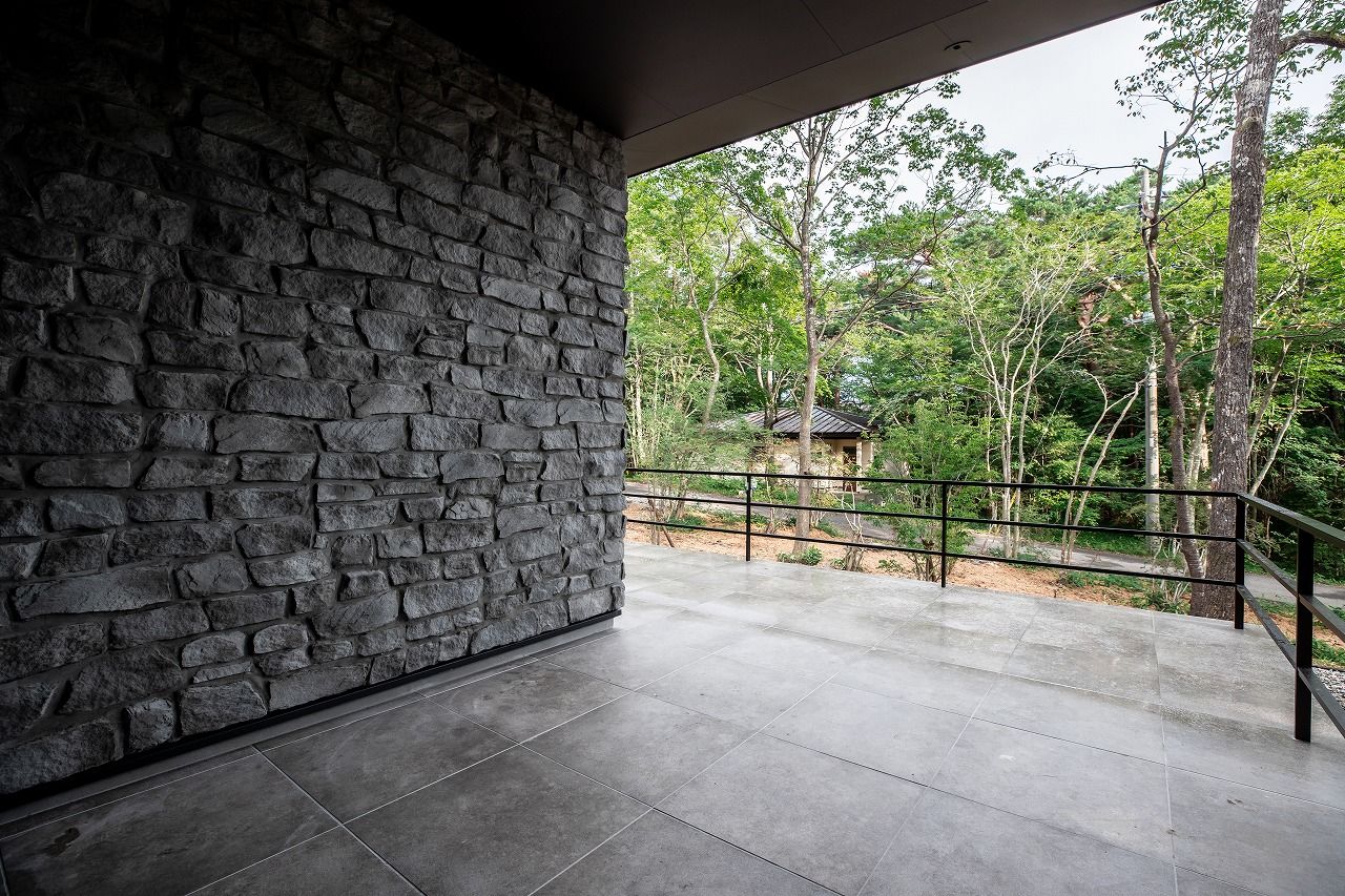 栃木ハウス 【石の家】那須の自然の中に佇む　優雅で上質な平屋の住まい＜見学可能＞の建築実例画像15
