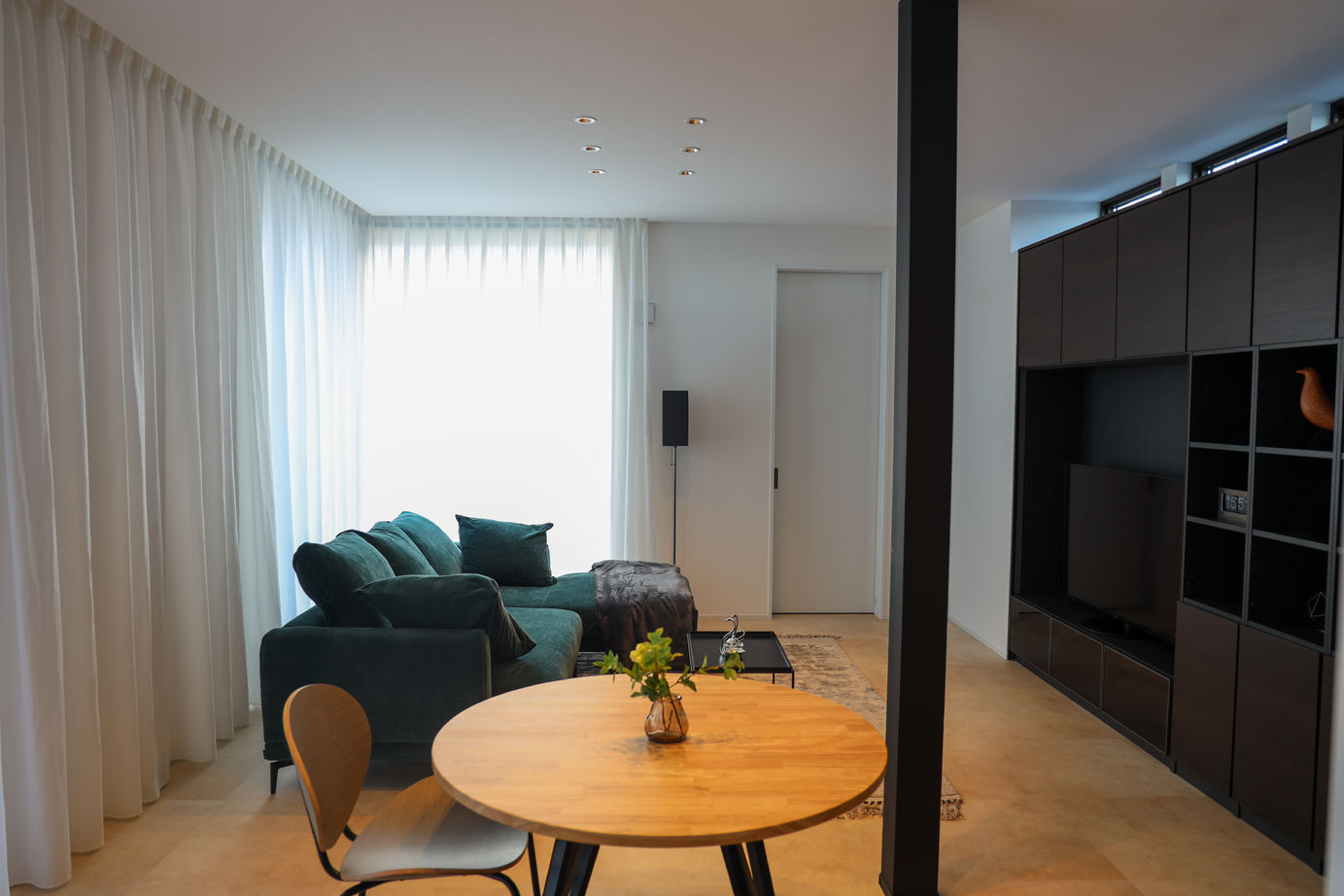 栃木ハウス 【間取り図有】見晴らしのいい高台に建つシンプルモダンな住宅の建築実例画像4