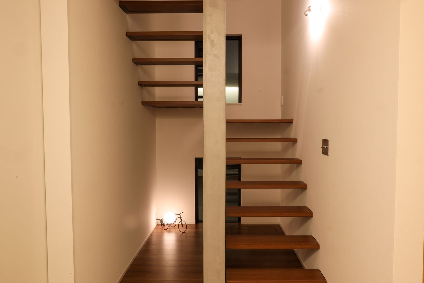 栃木ハウス 【間取り図有】見晴らしのいい高台に建つシンプルモダンな住宅の建築実例画像10