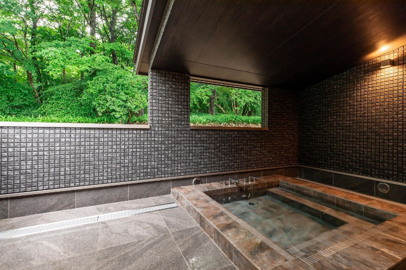 栃木ハウス 森に佇む、大屋根の平屋の建築実例画像9