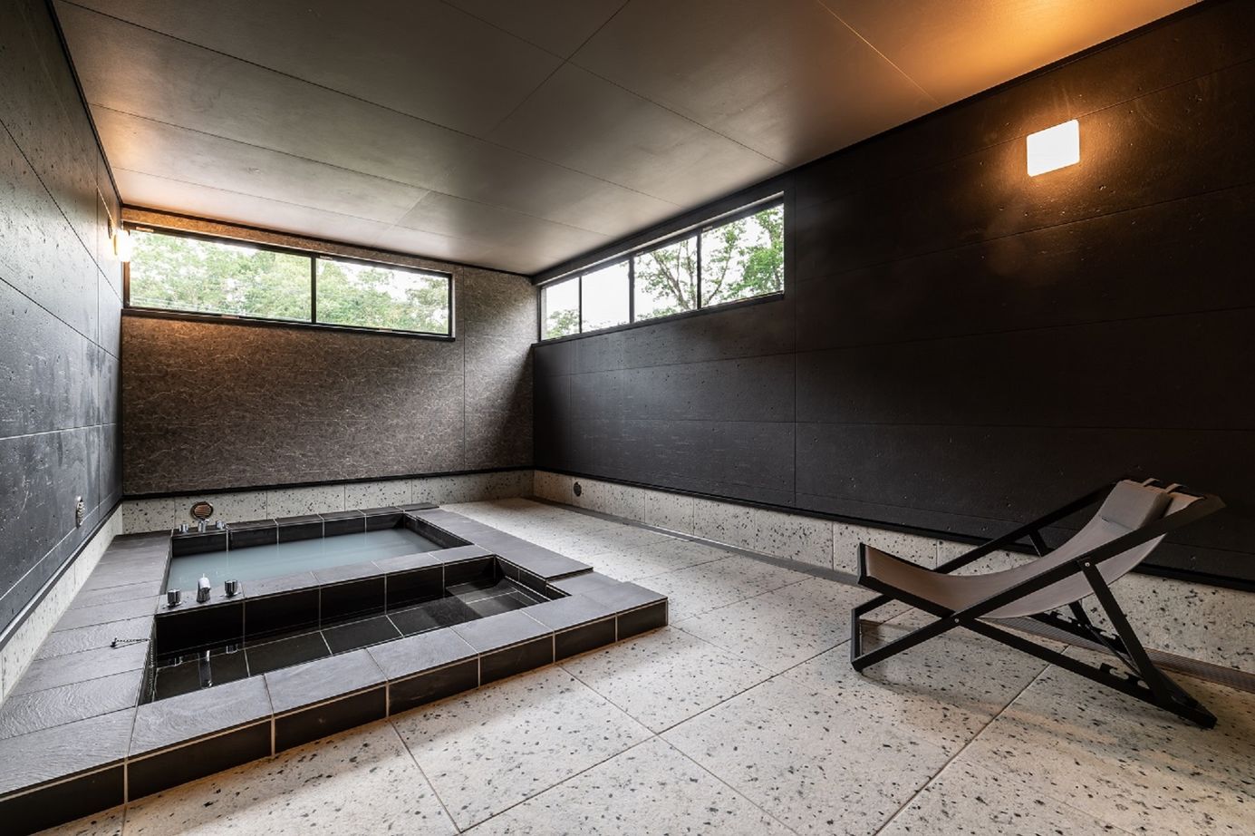 栃木ハウス 水盤が美しい、アウトドアリビングがある別荘の建築実例画像6