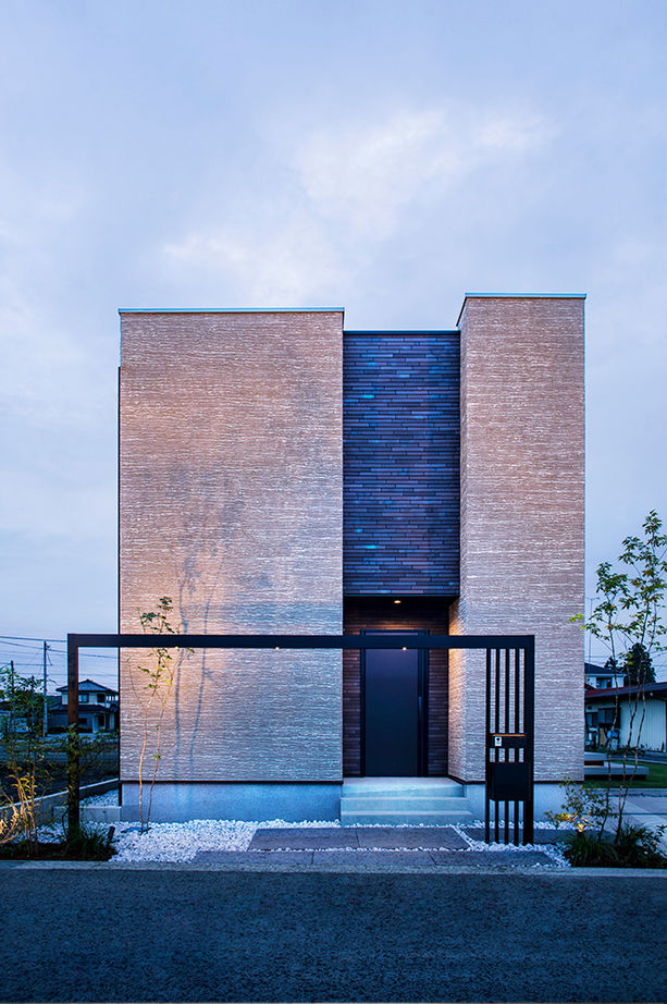 栃木ハウス モダニズムの追求。空間の広がりと家族の絆を深めるリビングとフラットに繋がるタイルテラスのある住まいの建築実例画像19