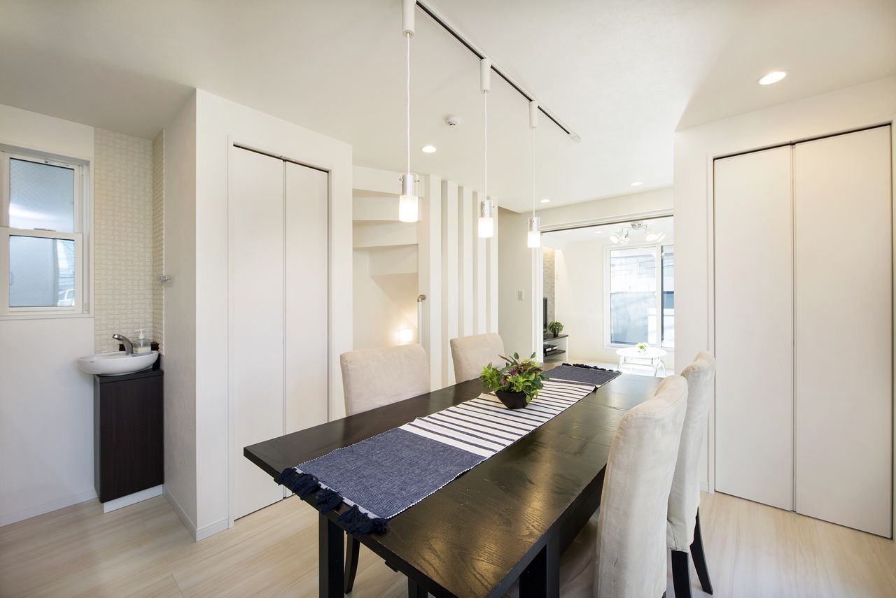 BLISS 【17坪/1500～1999万円/狭小地/間取り図有】限られた敷地に建てた、ガレージ付き二世帯住宅の建築実例画像4