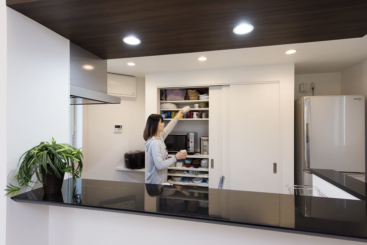 BLISS 【17坪/1500～1999万円/狭小地/間取り図有】限られた敷地に建てた、ガレージ付き二世帯住宅の建築実例画像5