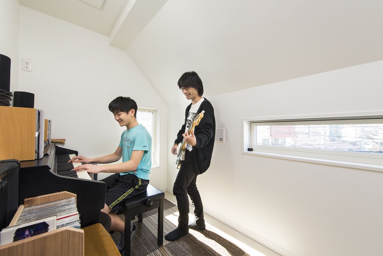 BLISS 【17坪/1500～1999万円/狭小地/間取り図有】限られた敷地に建てた、ガレージ付き二世帯住宅の建築実例画像6