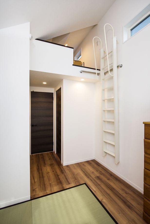 BLISS 【17坪/1500～1999万円/狭小地/間取り図有】限られた敷地に建てた、ガレージ付き二世帯住宅の建築実例画像8