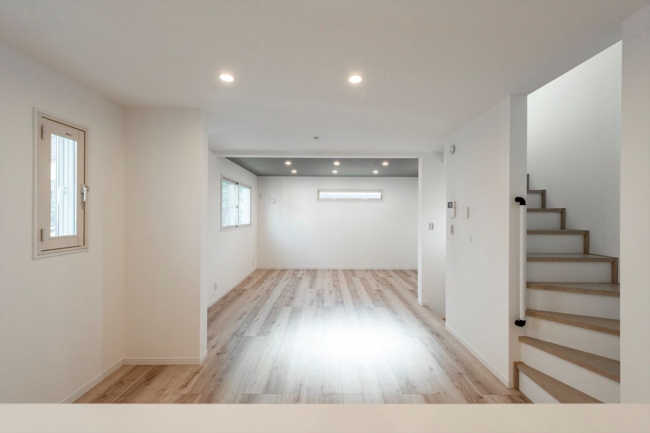 BLISS 【敷地面積16.7坪/2000万円台/間取り図有り】ビルトインガレージ＆優雅なワイドバルコニー付きの狭小住宅の建築実例画像5