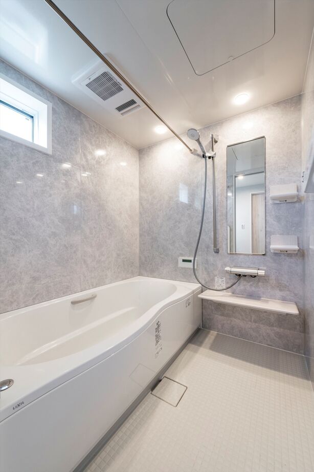 BLISS 【敷地面積16.7坪/2000万円台/間取り図有り】ビルトインガレージ＆優雅なワイドバルコニー付きの狭小住宅の建築実例画像9