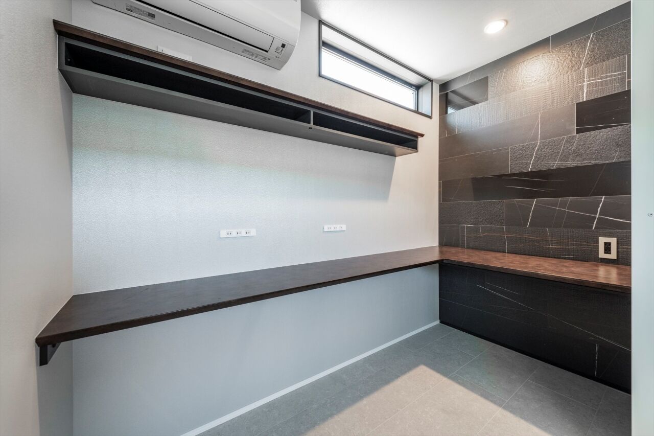 BLISS 【敷地面積13.8坪/2000万円/間取り図有り】重厚感のある外観と高級感に満ちたインテリアが魅力の住まいの建築実例画像6