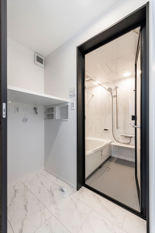 BLISS 【敷地面積13.8坪/2000万円/間取り図有り】重厚感のある外観と高級感に満ちたインテリアが魅力の住まいの建築実例画像7