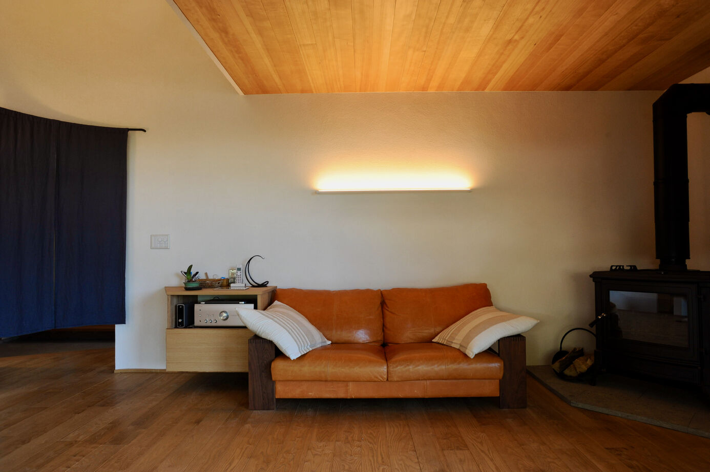 トトモニ　一級建築士事務所 【二世帯住宅/4500万円～/52坪】崖地の眺望を最大限に活かす。ゆるやかで、やさしい時間が流れる二世帯住宅の建築実例画像3