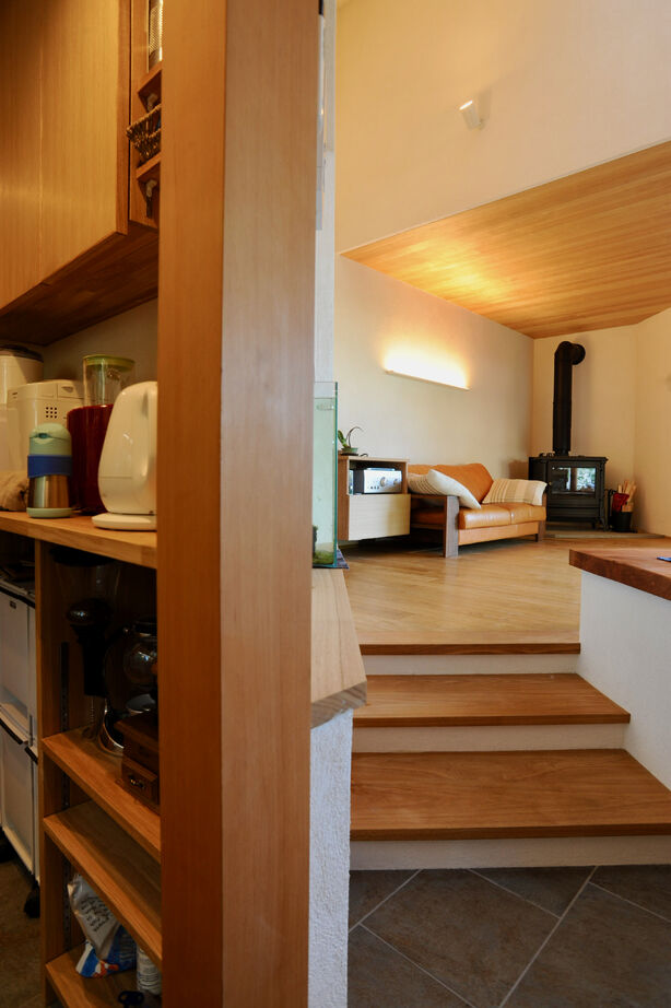 トトモニ　一級建築士事務所 【二世帯住宅/4500万円～/52坪】崖地の眺望を最大限に活かす。ゆるやかで、やさしい時間が流れる二世帯住宅の建築実例画像6