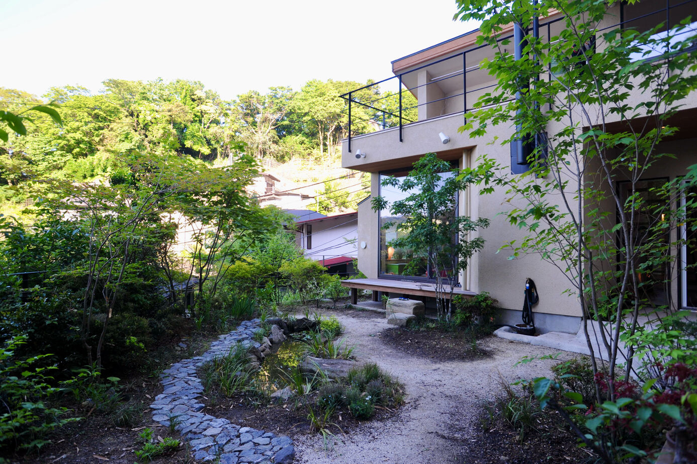 トトモニ　一級建築士事務所 【二世帯住宅/4500万円～/52坪】崖地の眺望を最大限に活かす。ゆるやかで、やさしい時間が流れる二世帯住宅の建築実例画像14