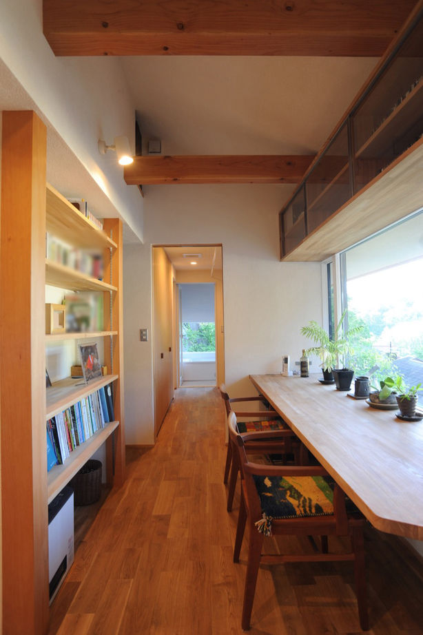 トトモニ　一級建築士事務所 【二世帯住宅/4500万円～/52坪】崖地の眺望を最大限に活かす。ゆるやかで、やさしい時間が流れる二世帯住宅の建築実例画像16