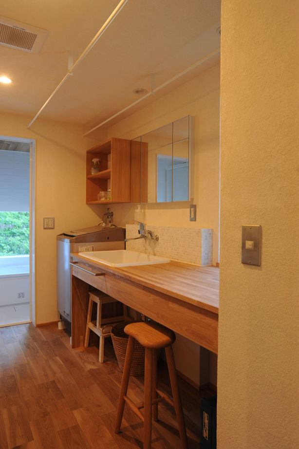 トトモニ　一級建築士事務所 【二世帯住宅/4500万円～/52坪】崖地の眺望を最大限に活かす。ゆるやかで、やさしい時間が流れる二世帯住宅の建築実例画像18