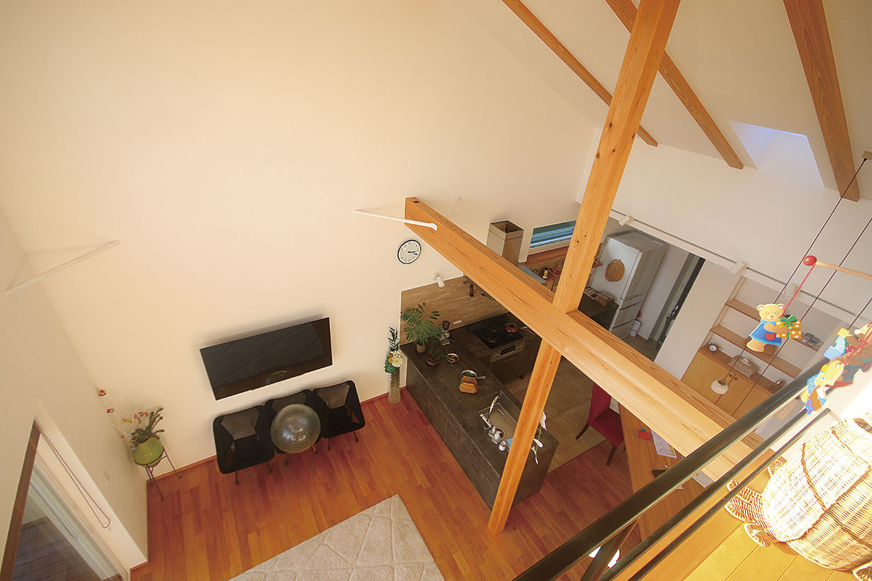 トトモニ　一級建築士事務所 【高台/3000万円台/30坪】高低差３ｍの条件を「建築力」でさらに活かす。「カーテン要らずで暮らせる家」の建築実例画像6