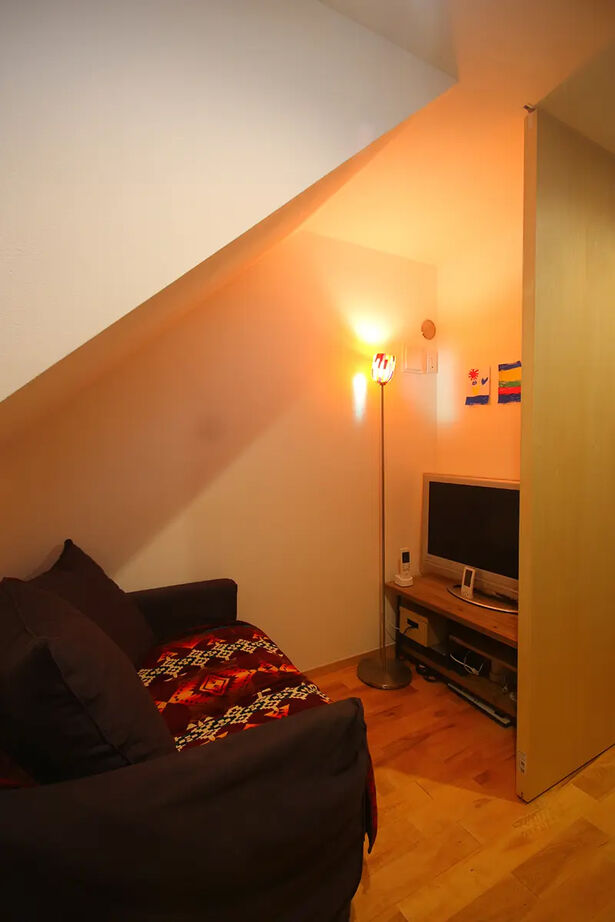 トトモニ　一級建築士事務所 【狭小地/3000万円台/22.9坪】敷地面積なんと13坪。しかも「2.7ｍ×8.8ｍ」の超長方形の地に建てた３階建ての建築実例画像7