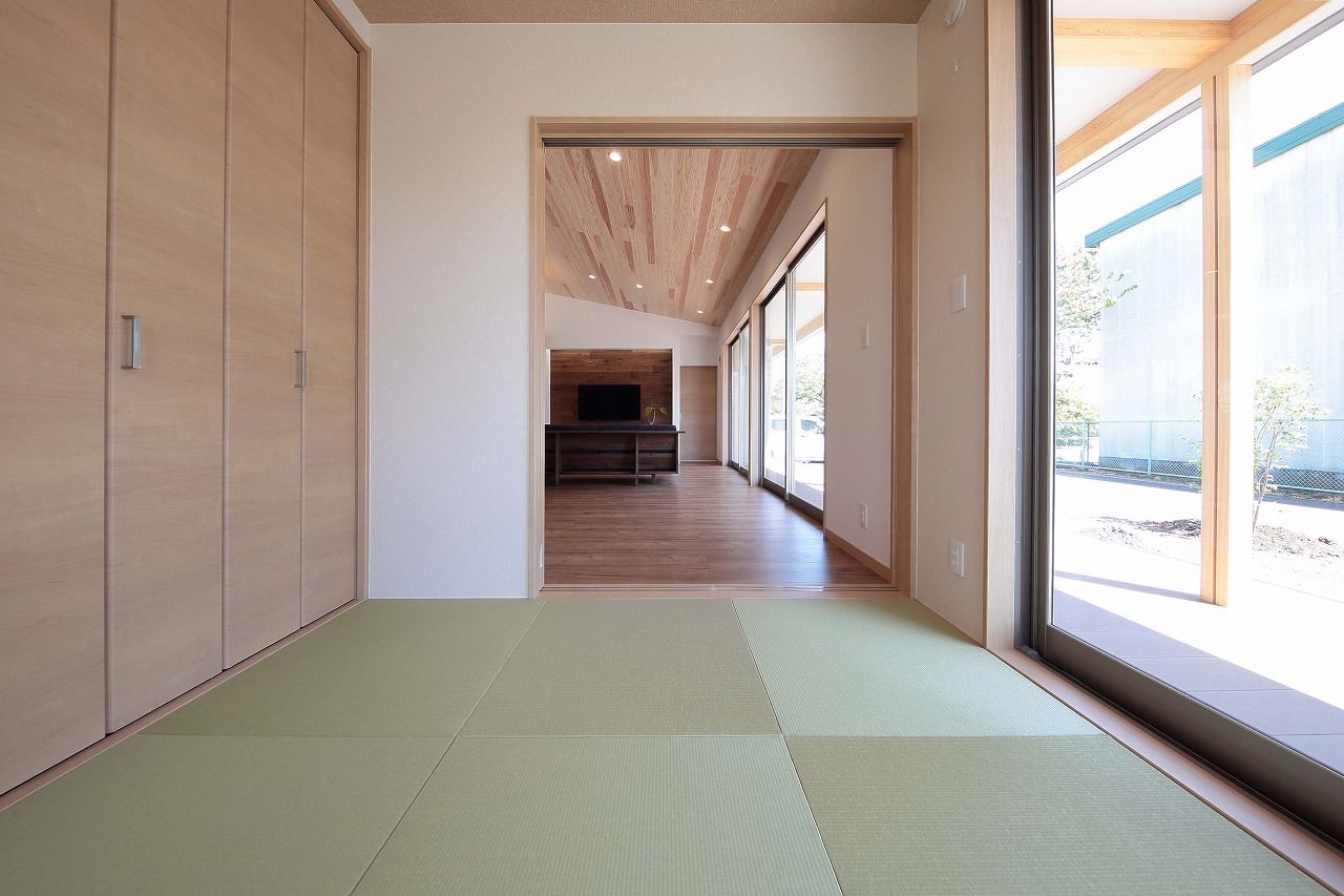 平屋専門店　平屋工房 【本体価格2000万円／32.5坪／平屋】室内の木のぬくもり、外の自然の緑に癒される平屋の建築実例画像4