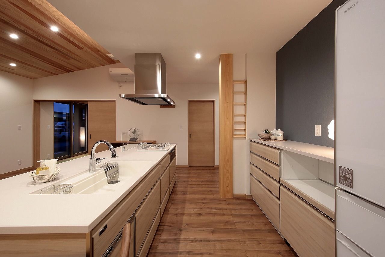 平屋専門店　平屋工房 【本体価格2000万円／32.5坪／平屋】室内の木のぬくもり、外の自然の緑に癒される平屋の建築実例画像6