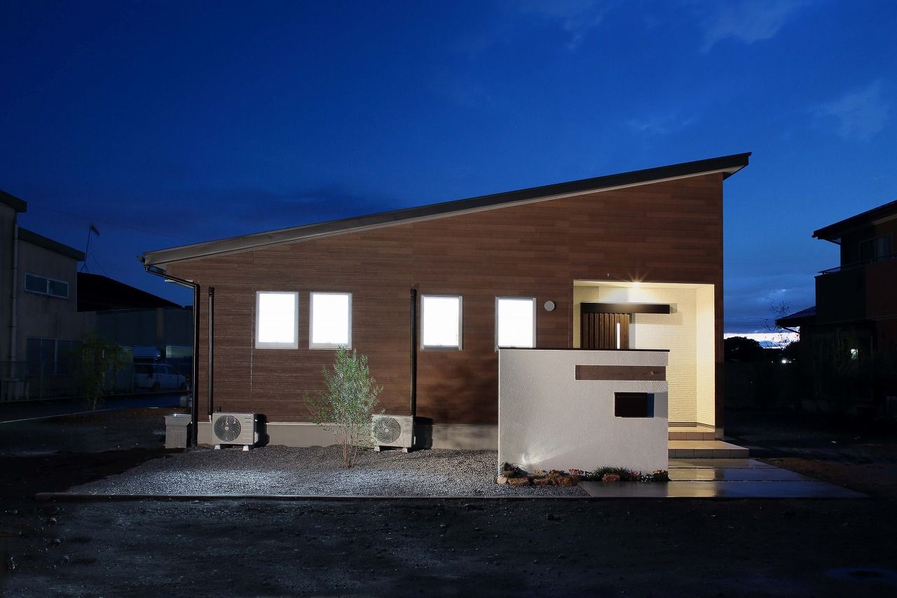 平屋専門店　平屋工房 【本体価格2000万円／32.5坪／平屋】室内の木のぬくもり、外の自然の緑に癒される平屋の建築実例画像10