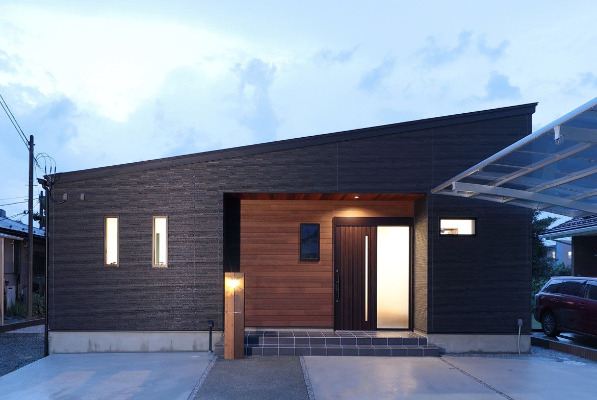 平屋専門店　平屋工房 【31.4坪/平屋】直線が描く美しくスタイリッシュな、光と風を採りこむ中庭がある平屋の建築実例画像10