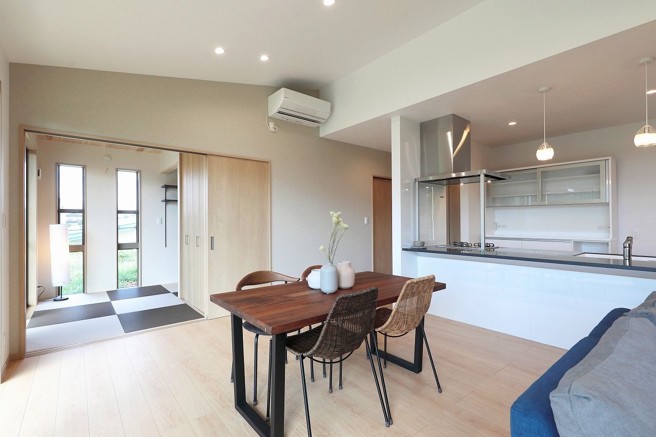 平屋専門店　平屋工房 【本体価格2050万円/30坪/平屋】自然素材をたっぷりに使用。周囲の景観に溶け込むオシャレな平屋の建築実例画像7