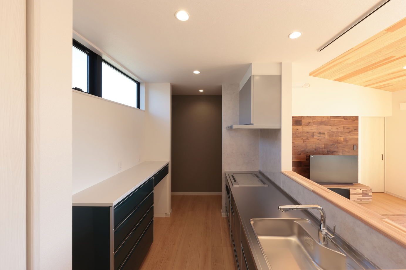 平屋専門店　平屋工房 【本体価格2200万円/29.5坪/平屋/中庭】ライトコートのある平屋の建築実例画像5