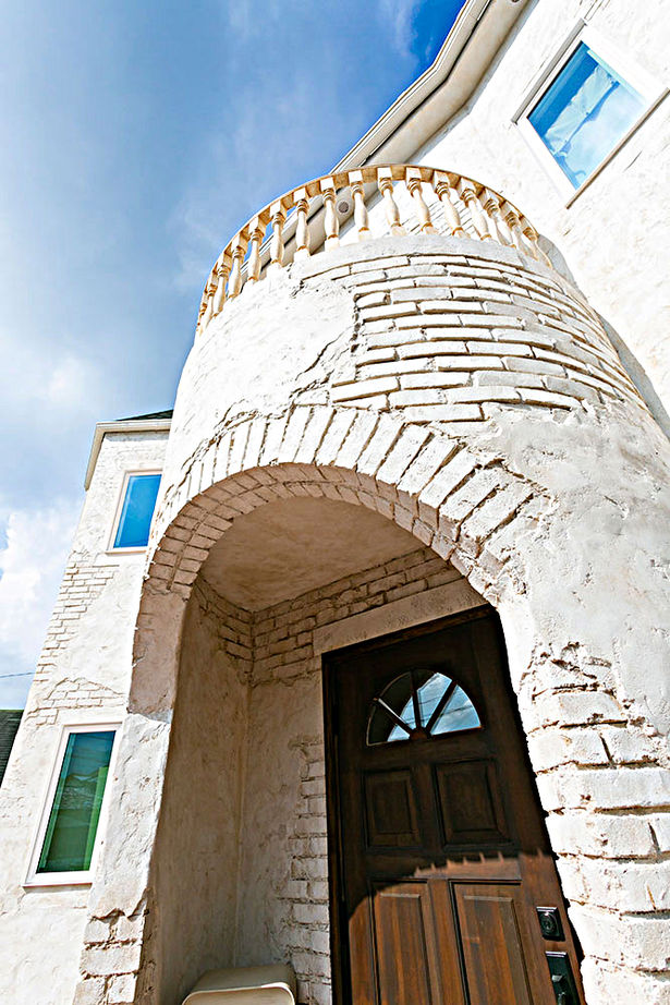 Inoue・Giken 井上技建 【妖精のすみか】家の中に吊り橋！小さい頃の夢を、自然素材とモルタル、職人の手仕事で実現！の建築実例画像3