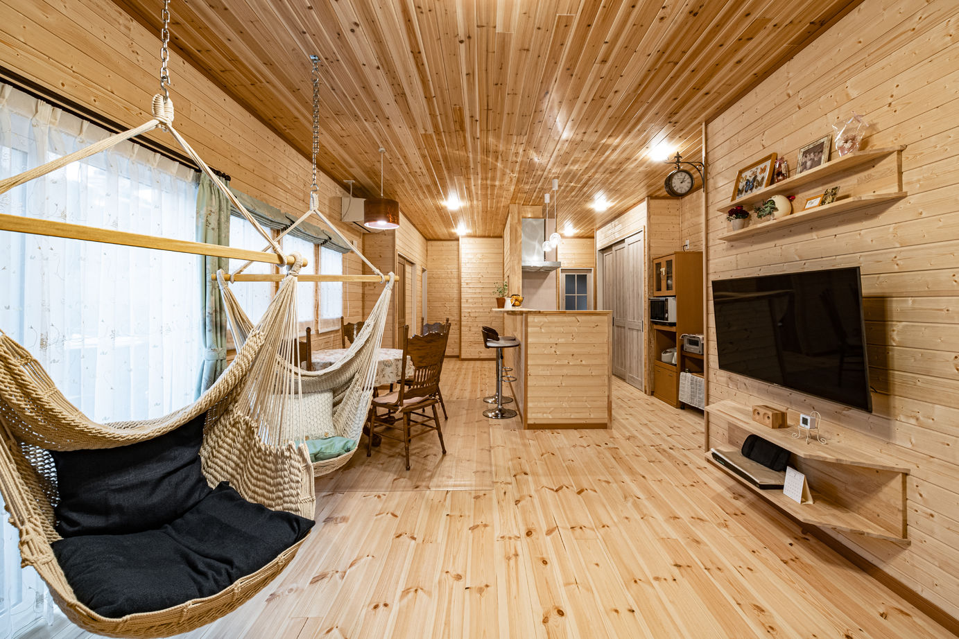 Inoue・Giken 井上技建 【田舎風塗り壁×平屋】木の家で子育てしたい！木に包まれた明るい4LDK。ハンモックゆ～らゆら♪間取図掲載の建築実例画像7