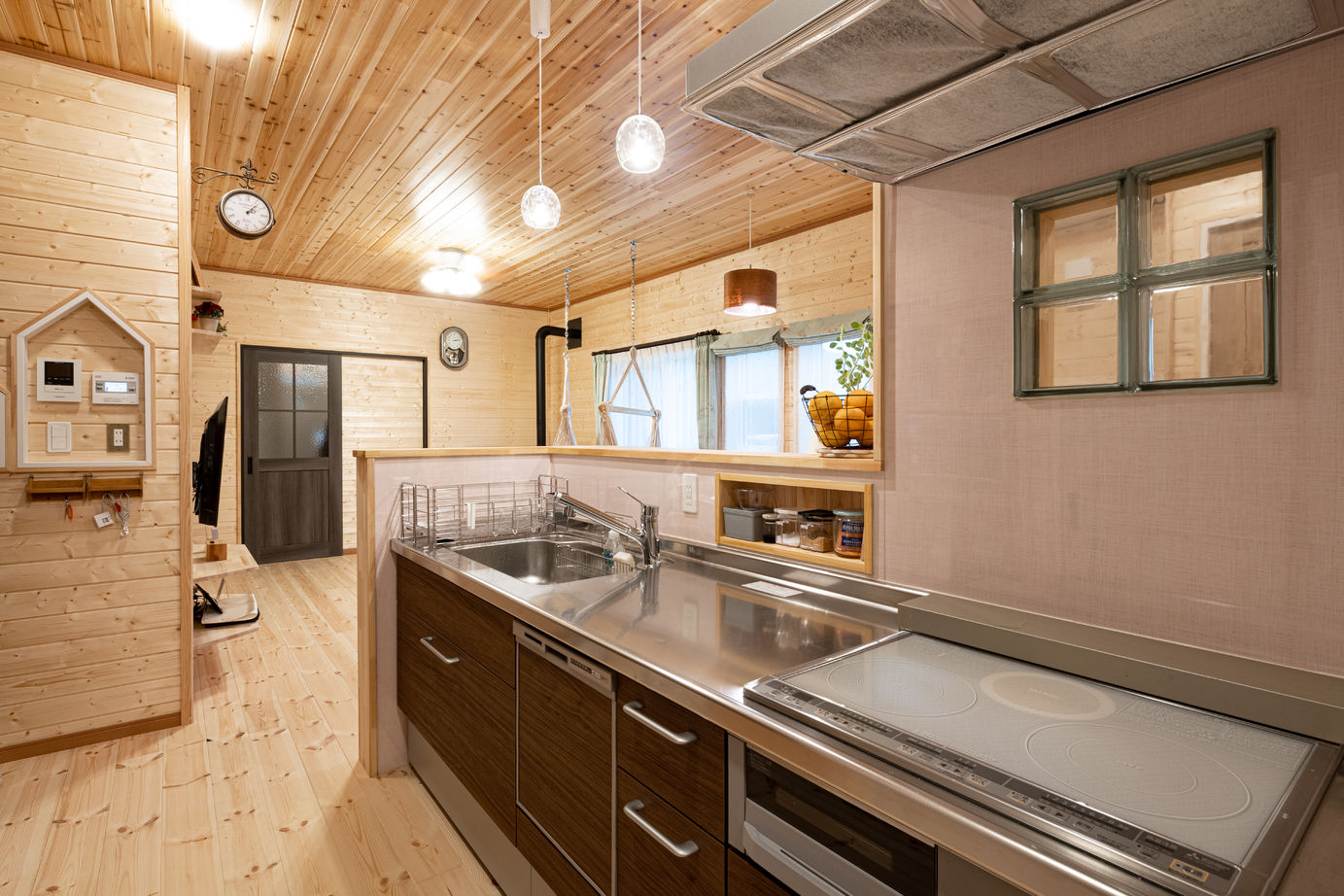 Inoue・Giken 井上技建 【田舎風塗り壁×平屋】木の家で子育てしたい！木に包まれた明るい4LDK。ハンモックゆ～らゆら♪間取図掲載の建築実例画像9