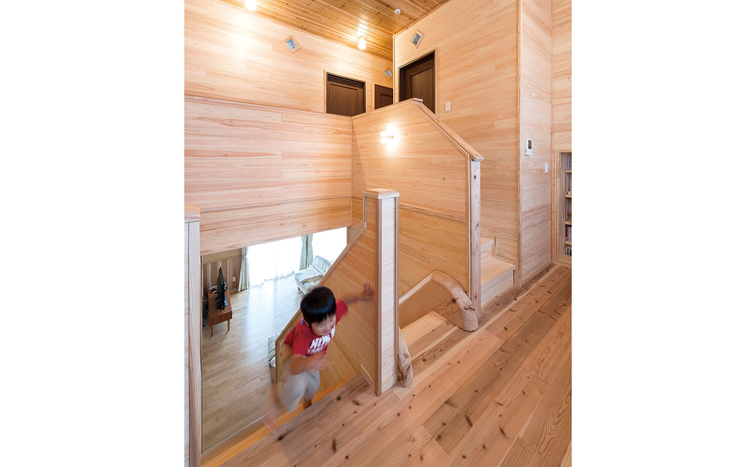 Inoue・Giken 井上技建 【家の真ん中にすべり台、子ども部屋にうんてい、防音音楽室】 5人の子どもがいっぱい遊べる【間取図掲載】の建築実例画像6