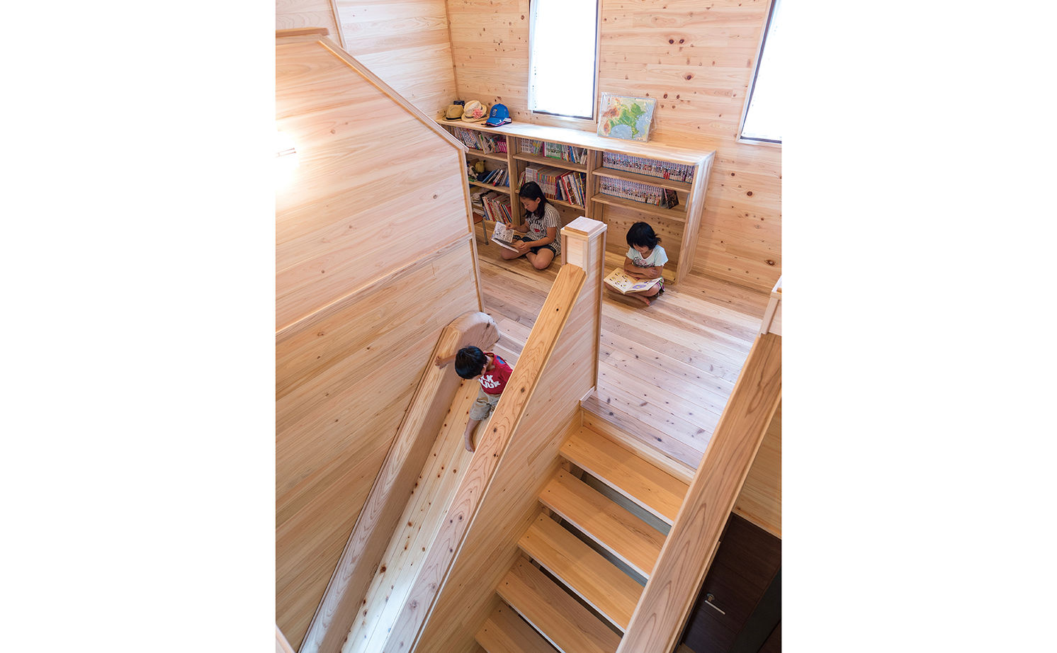 Inoue・Giken 井上技建 【家の真ん中にすべり台、子ども部屋にうんてい、防音音楽室】 5人の子どもがいっぱい遊べる【間取図掲載】の建築実例画像7