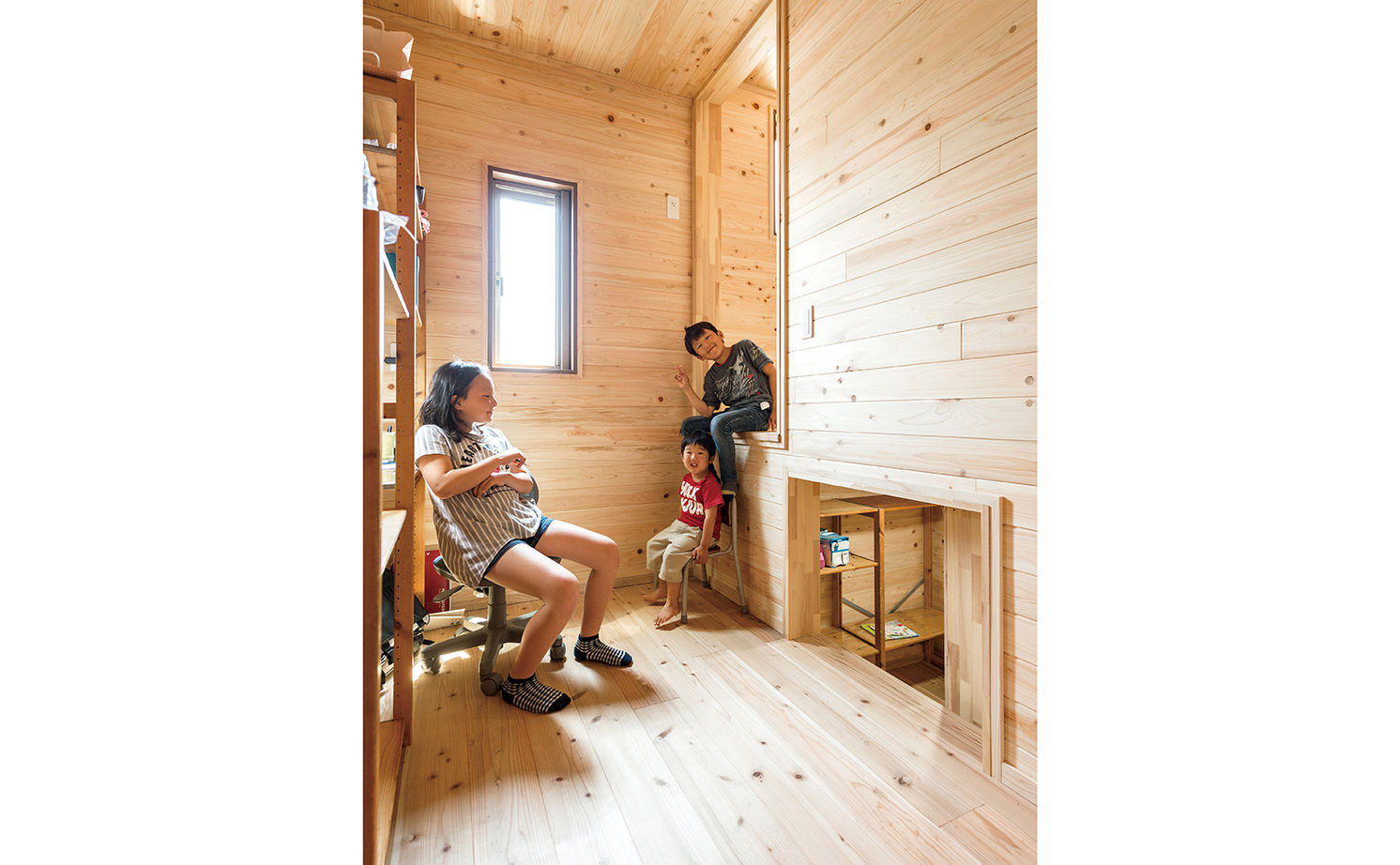 Inoue・Giken 井上技建 【家の真ん中にすべり台、子ども部屋にうんてい、防音音楽室】 5人の子どもがいっぱい遊べる【間取図掲載】の建築実例画像9