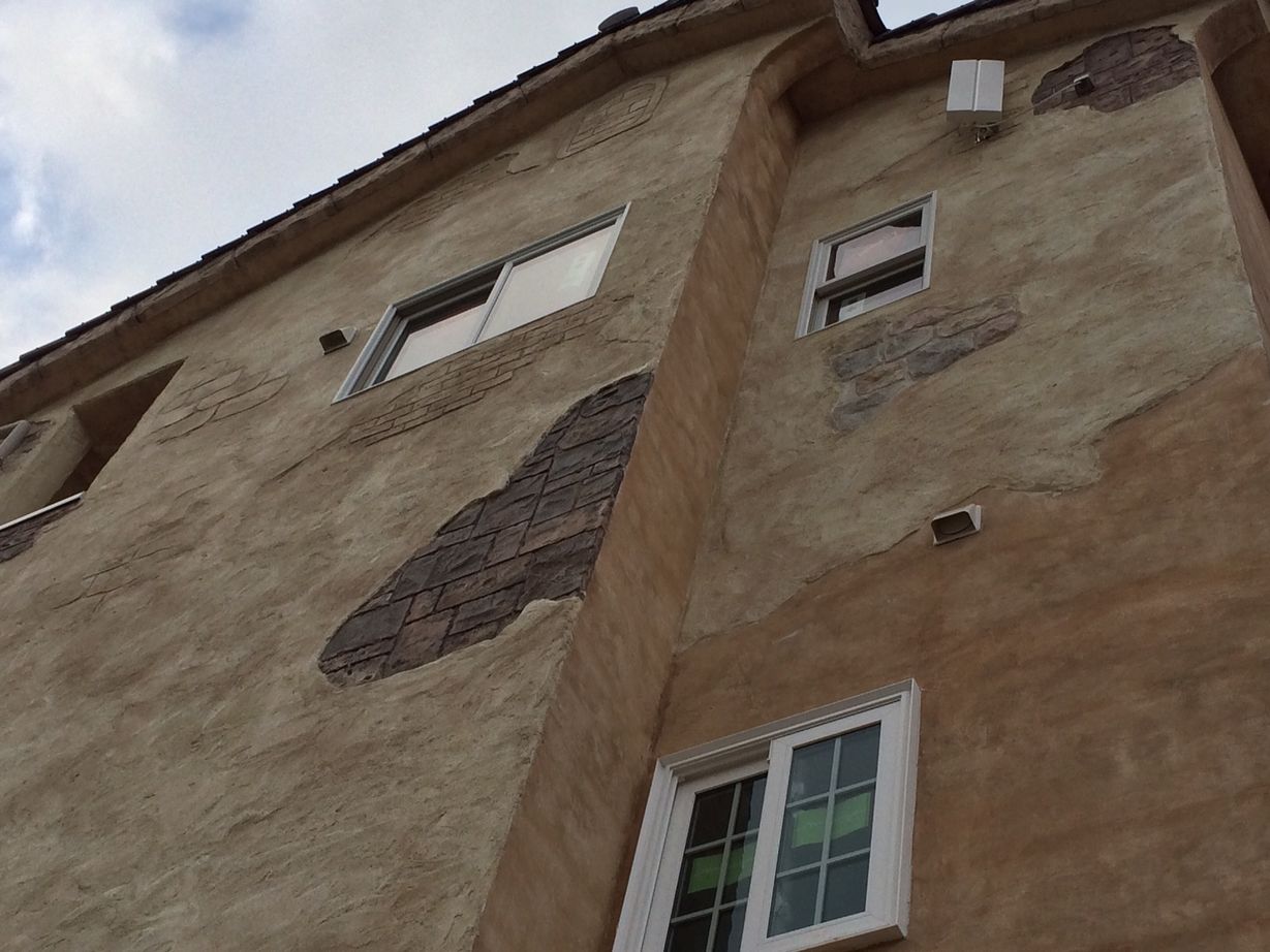 Inoue・Giken 井上技建 【2450万円/３人家族/３LDK+隠し部屋】絵本の中に住むような世界観　壁を「彫って」生み出す造形美の建築実例画像2