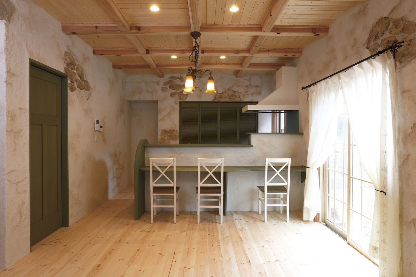 Inoue・Giken 井上技建 【2450万円/３人家族/３LDK+隠し部屋】絵本の中に住むような世界観　壁を「彫って」生み出す造形美の建築実例画像3