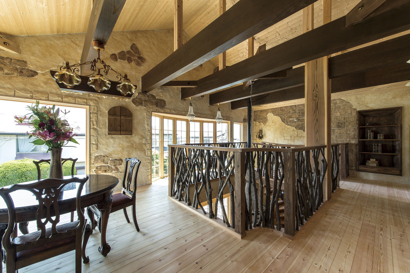 Inoue・Giken 井上技建 まるで海外の古屋敷？職人技で自然素材から生み出す独創的なアンティークの世界観の建築実例画像5