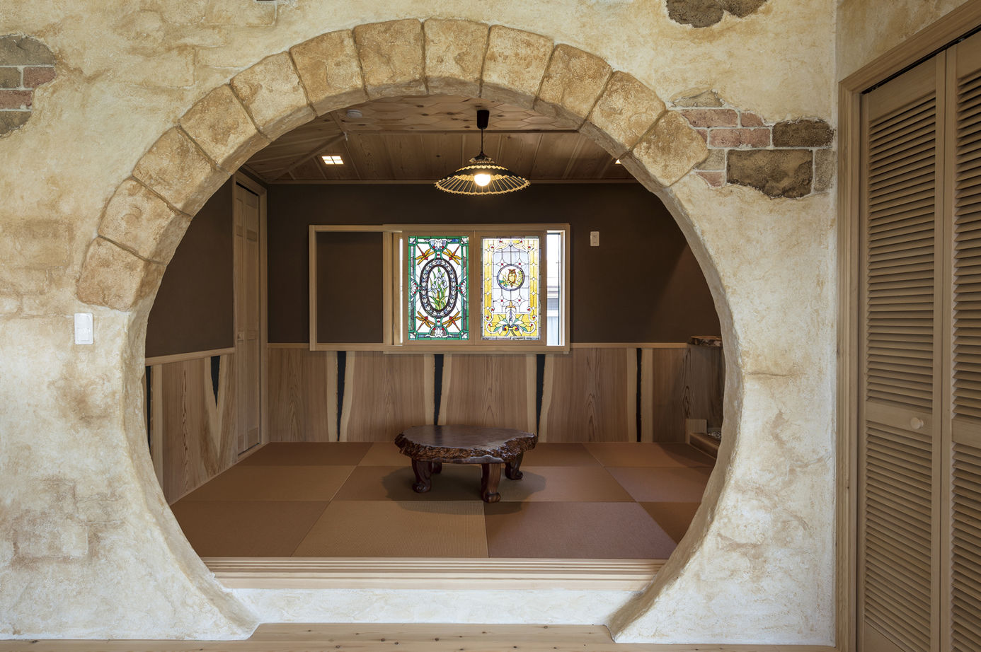 Inoue・Giken 井上技建 まるで海外の古屋敷？職人技で自然素材から生み出す独創的なアンティークの世界観の建築実例画像6