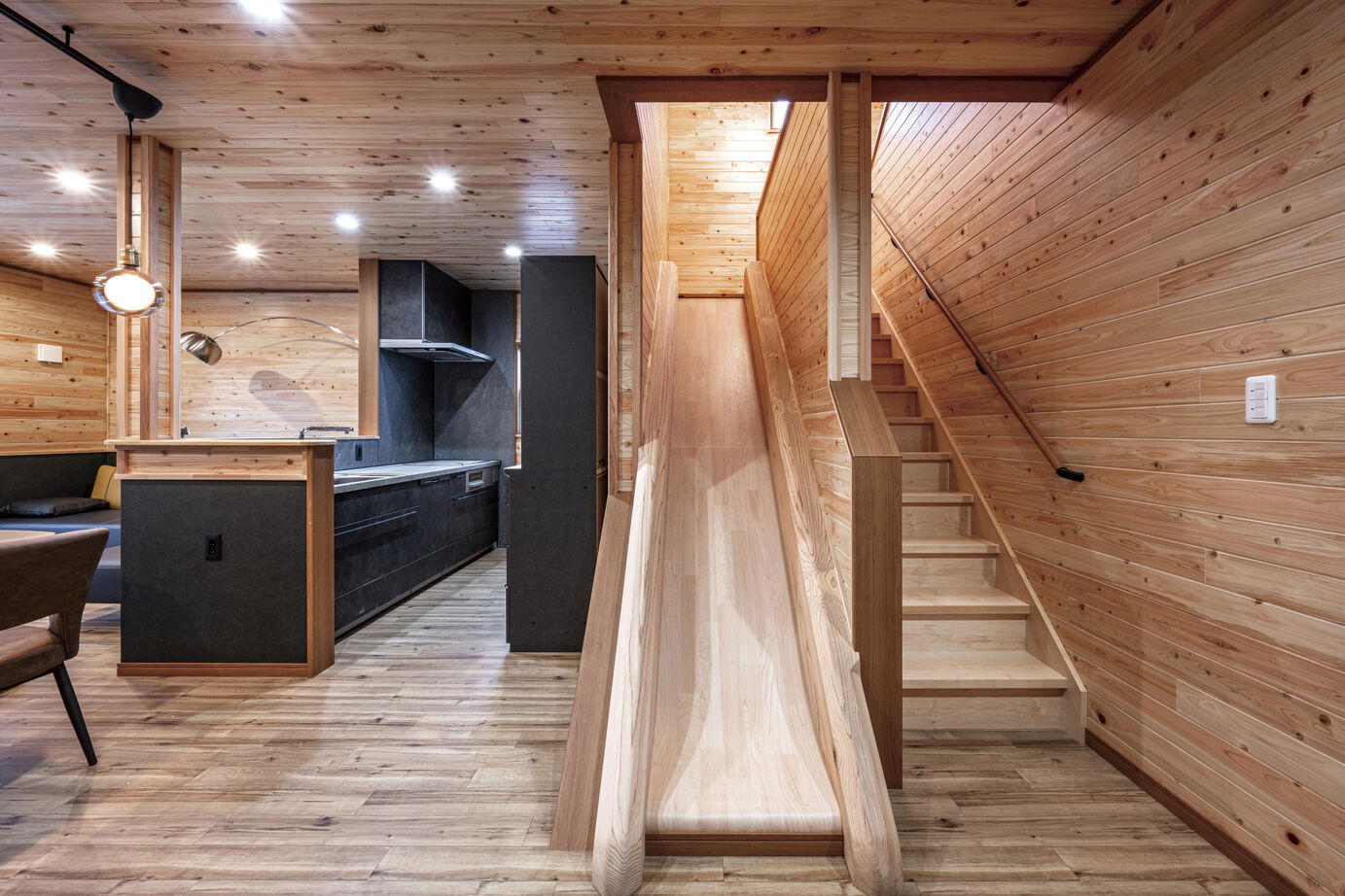 Inoue・Giken 井上技建 大屋根にドーマー、隠し扉に滑り台　想像の遥か上をいく「自然素材の家」の建築実例画像4