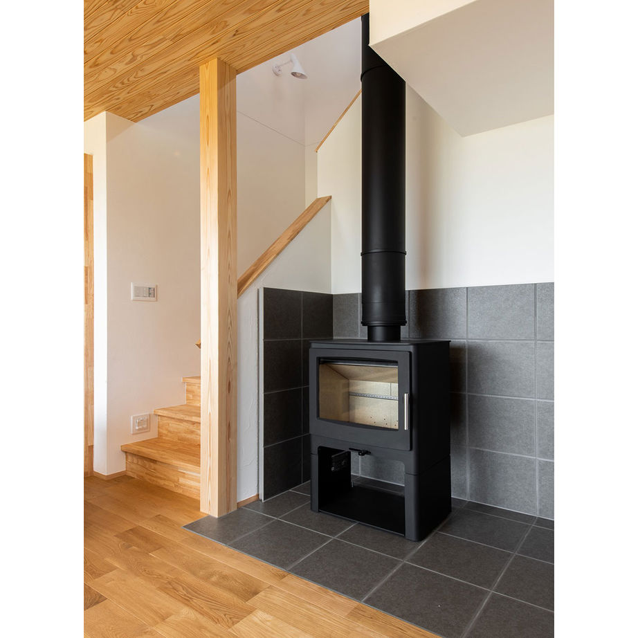 梶谷建設 アウトドア好き家族の、大きな窓から自然を取りこむ家。【ビルトインガレージ】【ウッドデッキ】の建築実例画像5