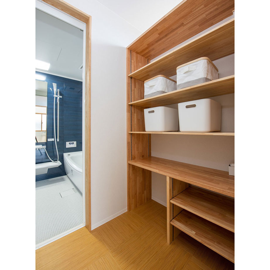 梶谷建設 アウトドア好き家族の、大きな窓から自然を取りこむ家。【ビルトインガレージ】【ウッドデッキ】の建築実例画像8