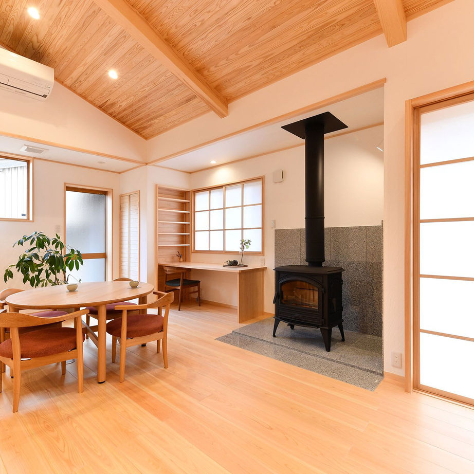 梶谷建設 家族が集う平屋の家【薪ストーブ】【ウッドデッキ】【サンルーム】【エアパス工法】の建築実例画像2