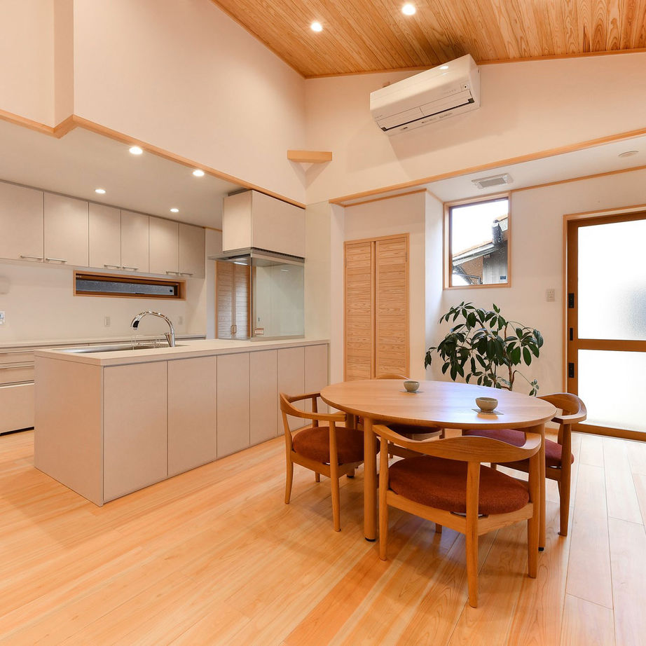 梶谷建設 家族が集う平屋の家【薪ストーブ】【ウッドデッキ】【サンルーム】【エアパス工法】の建築実例画像4