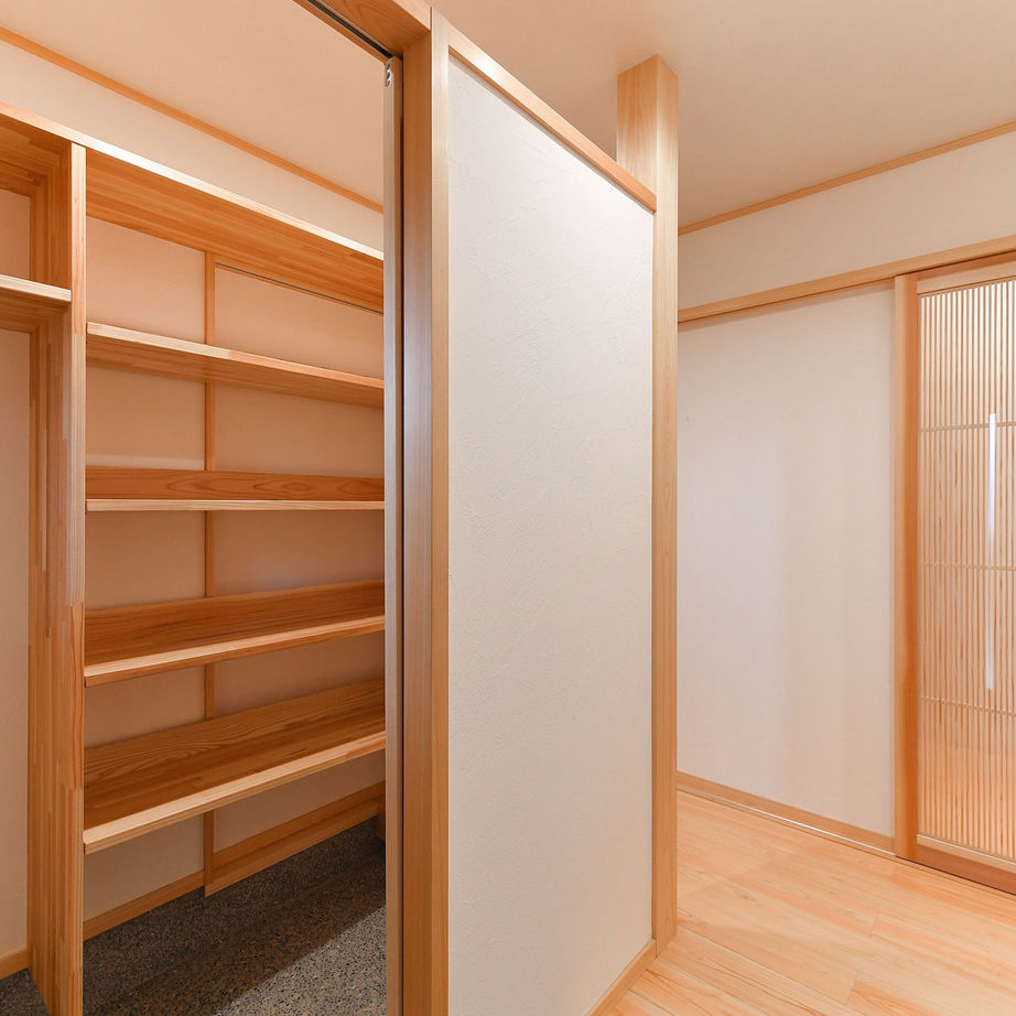 梶谷建設 家族が集う平屋の家【薪ストーブ】【ウッドデッキ】【サンルーム】【エアパス工法】の建築実例画像9