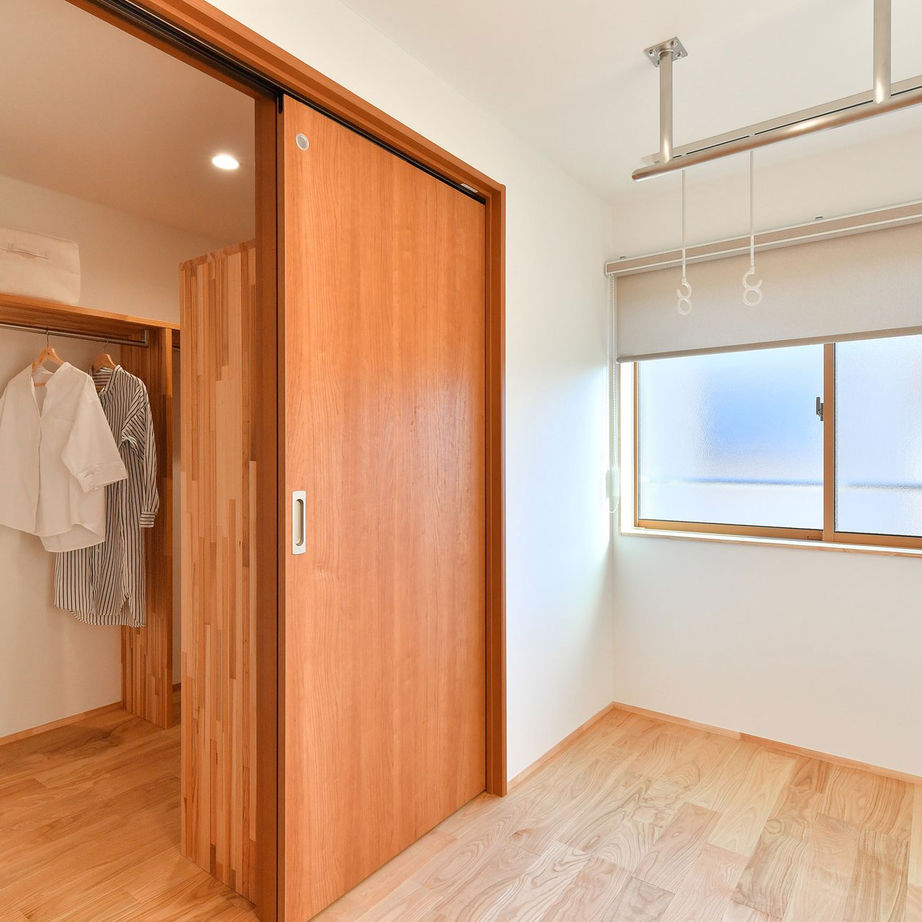 梶谷建設 ていねいな暮らしを紡ぐ家【独立キッチン】【書斎コーナー】【懸垂バー付トレーニングできるサンルーム】の建築実例画像7