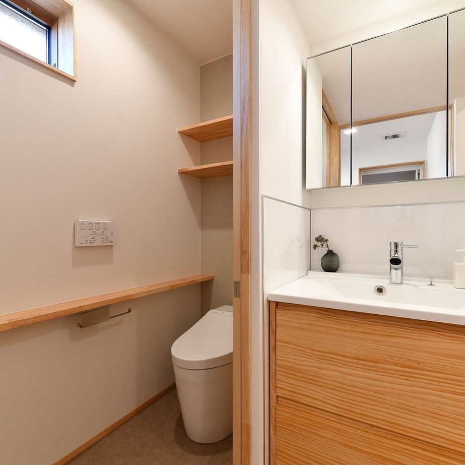 梶谷建設 ていねいな暮らしを紡ぐ家【独立キッチン】【書斎コーナー】【懸垂バー付トレーニングできるサンルーム】の建築実例画像9