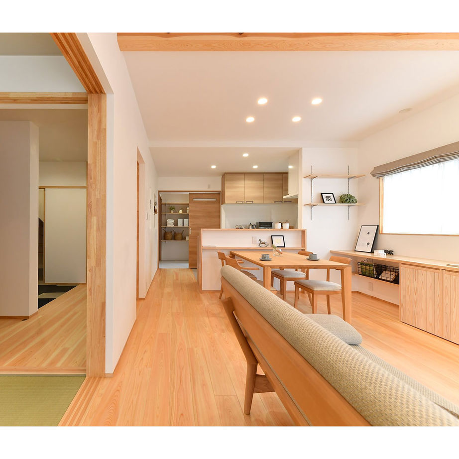 梶谷建設 ぐるっと回遊できる家【サンルーム】【ファミリークローク】【衣装部屋のようなウォークインクローゼット】の建築実例画像2