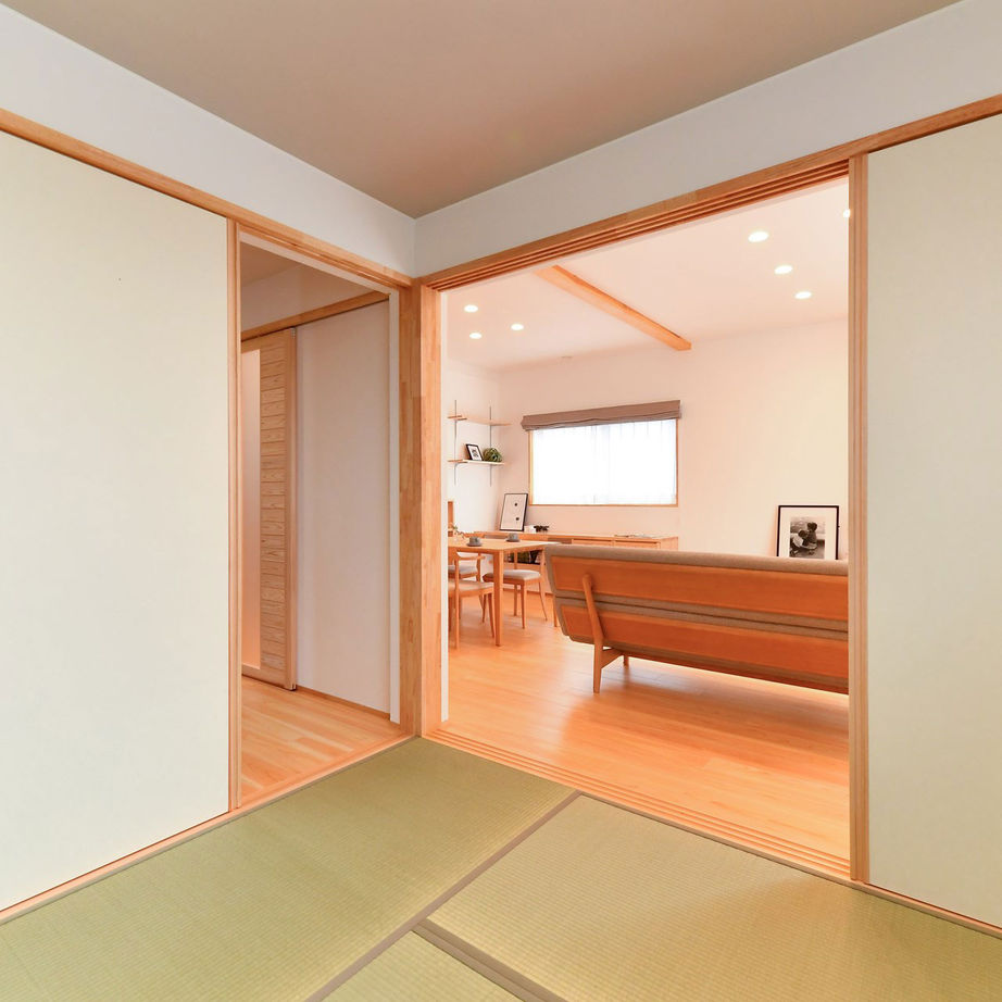 梶谷建設 ぐるっと回遊できる家【サンルーム】【ファミリークローク】【衣装部屋のようなウォークインクローゼット】の建築実例画像3