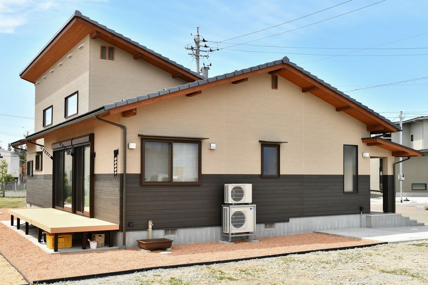 梶谷建設 【平屋/薪ストーブ/バリアフリー】シニアご夫妻のための伸びやかな平屋の住まいの建築実例画像2