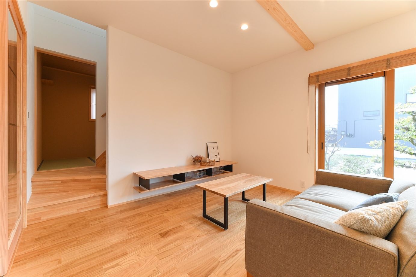 梶谷建設 軽やかに和のしつらえを取り入れた家【ファミリークローク】【籠り感のある和室】【格子のある外観】の建築実例画像3