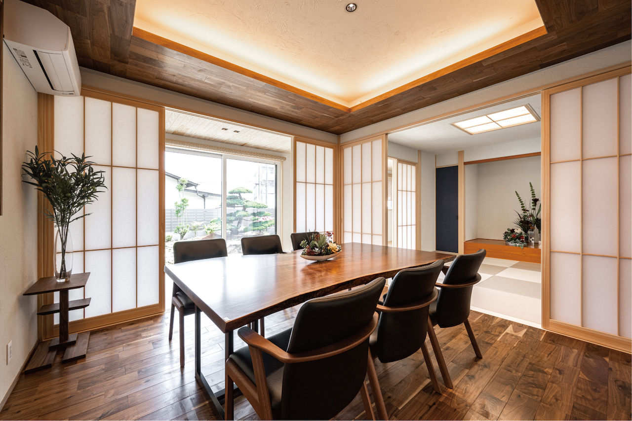 マルイチ 【滋賀県｜3000万円台】和の要素を大切にデザイン。リビングから中庭、和室から松の木を望む平屋の住まいの建築実例画像6